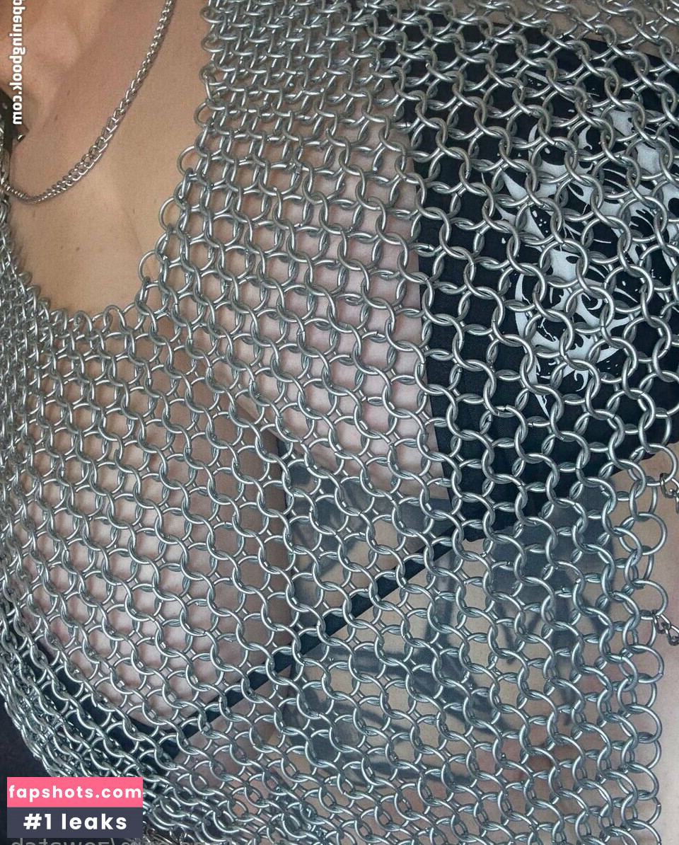 Zoe O'Neill gallery photo #16