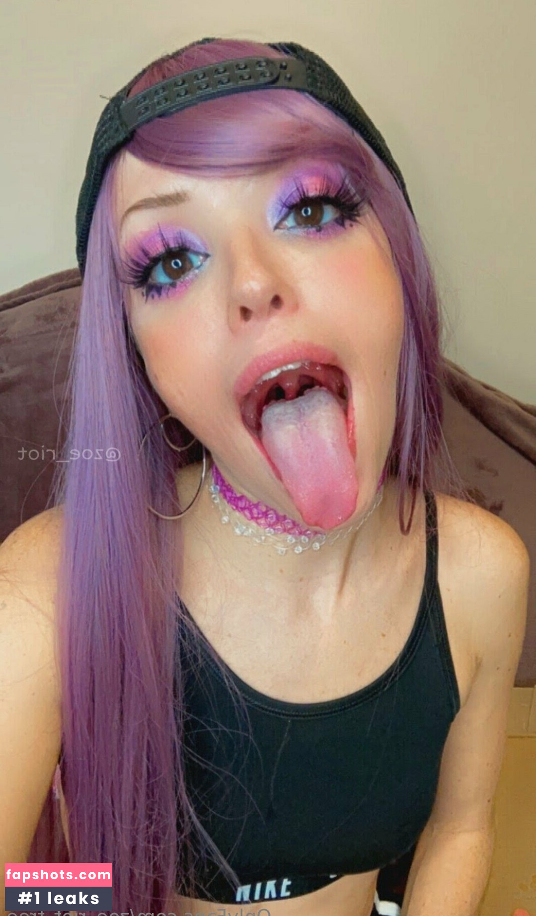 zoe_riot_free gallery photo #12