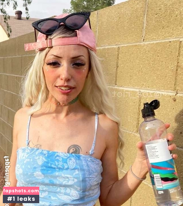 Zoe_Riot gallery photo #25