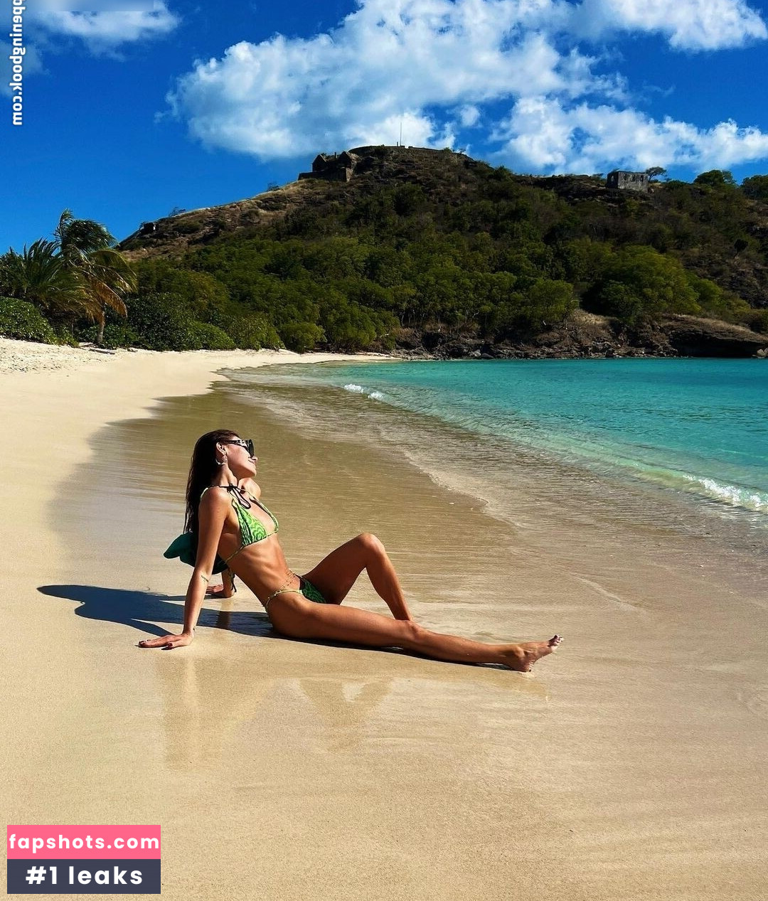 Zoe Roe gallery photo #18