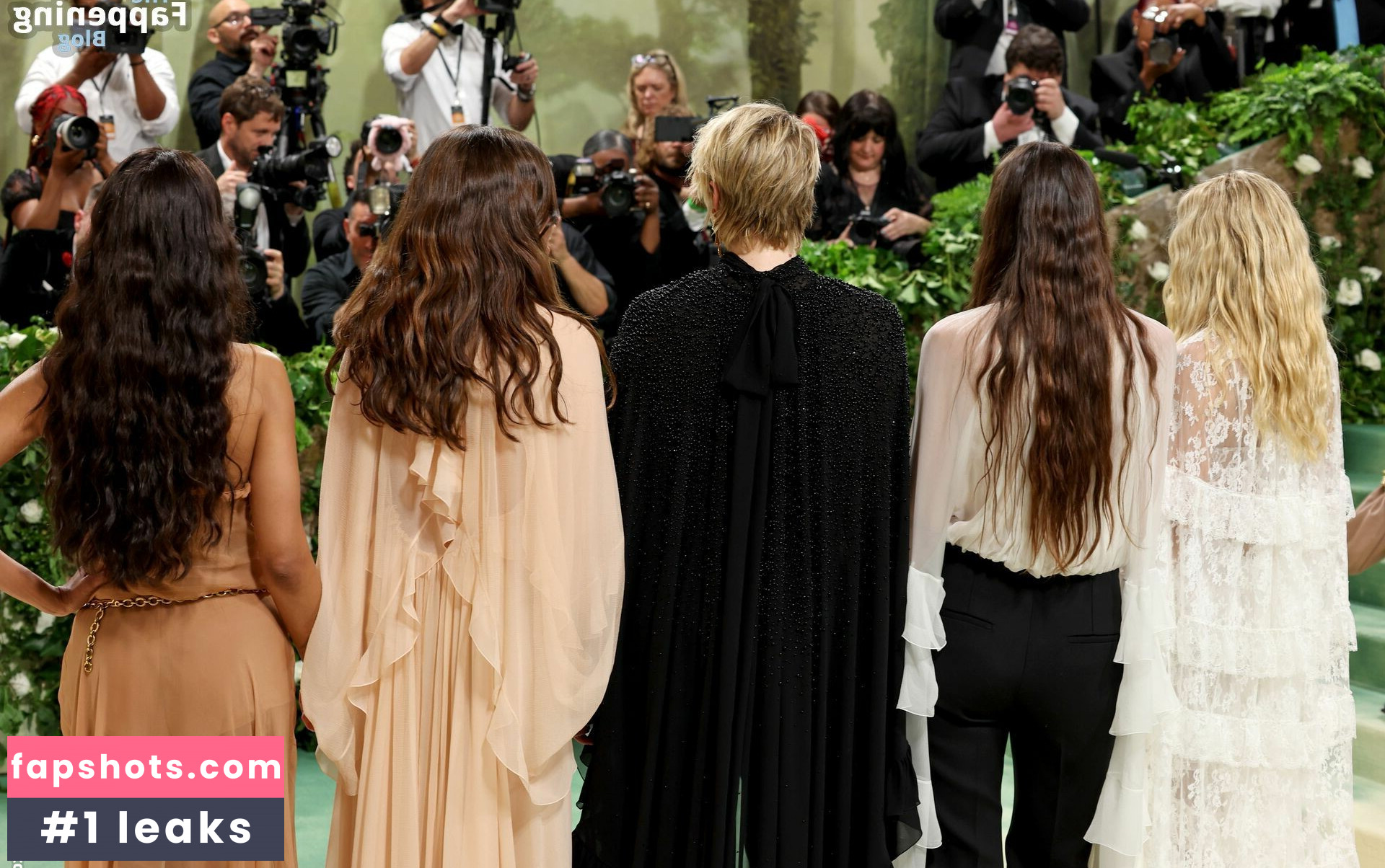 Zoe Saldana gallery photo #101