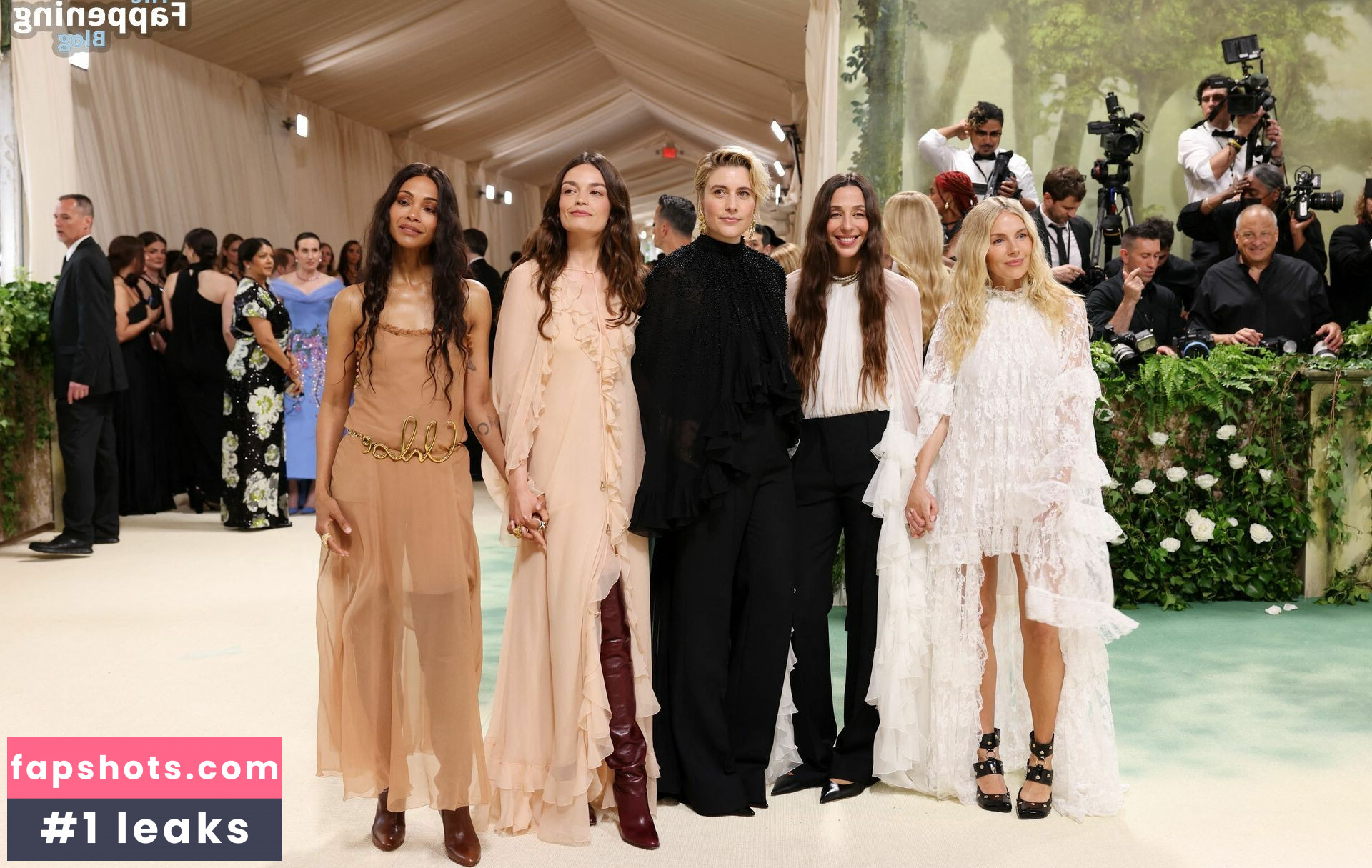 Zoe Saldana gallery photo #102