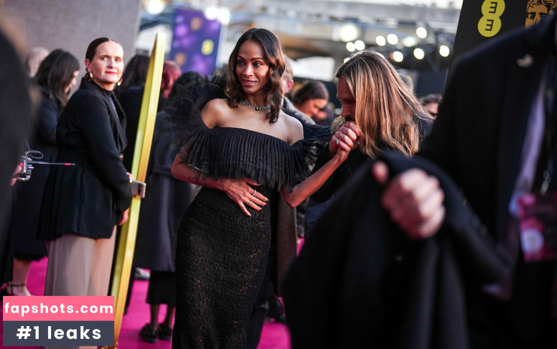 Zoe Saldana gallery photo #12