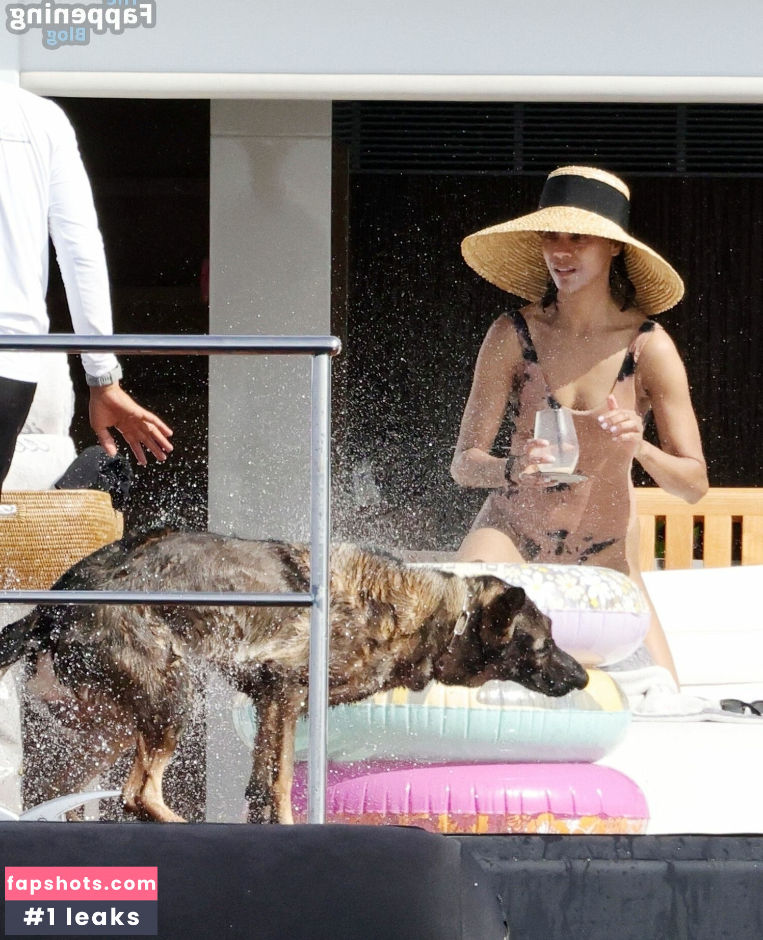 Zoe Saldana gallery photo #111