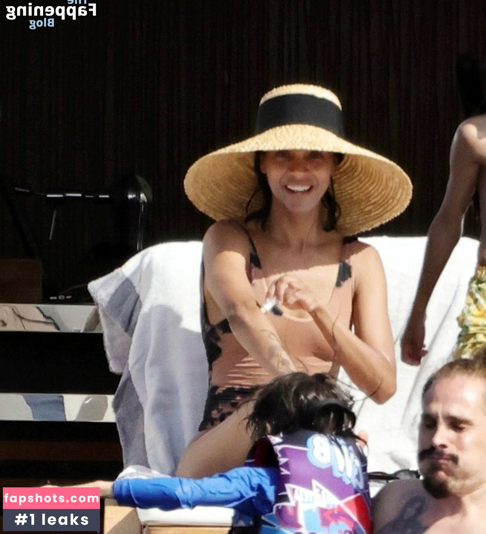 Zoe Saldana gallery photo #112