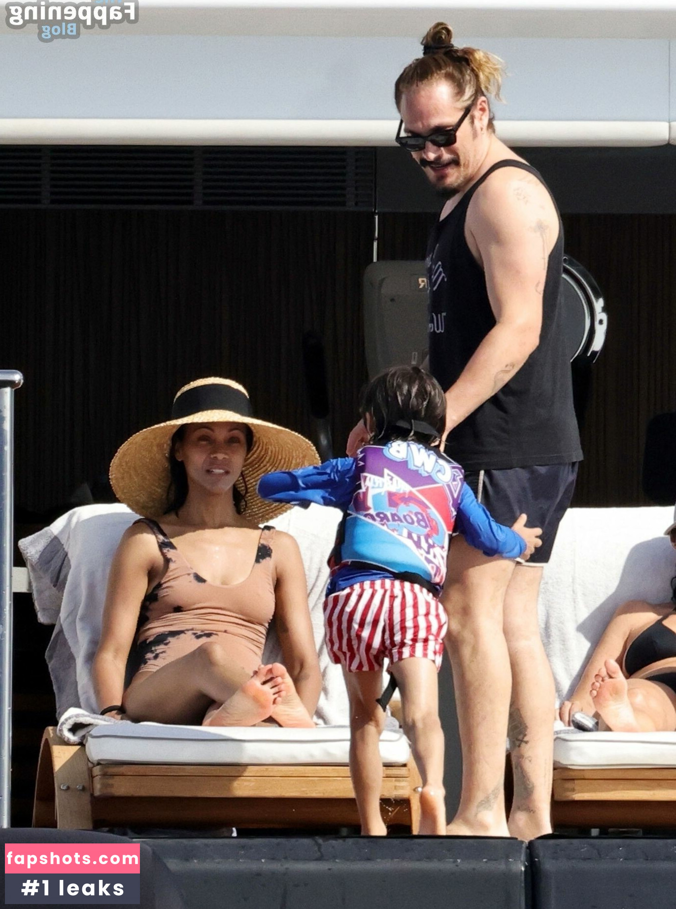 Zoe Saldana gallery photo #114