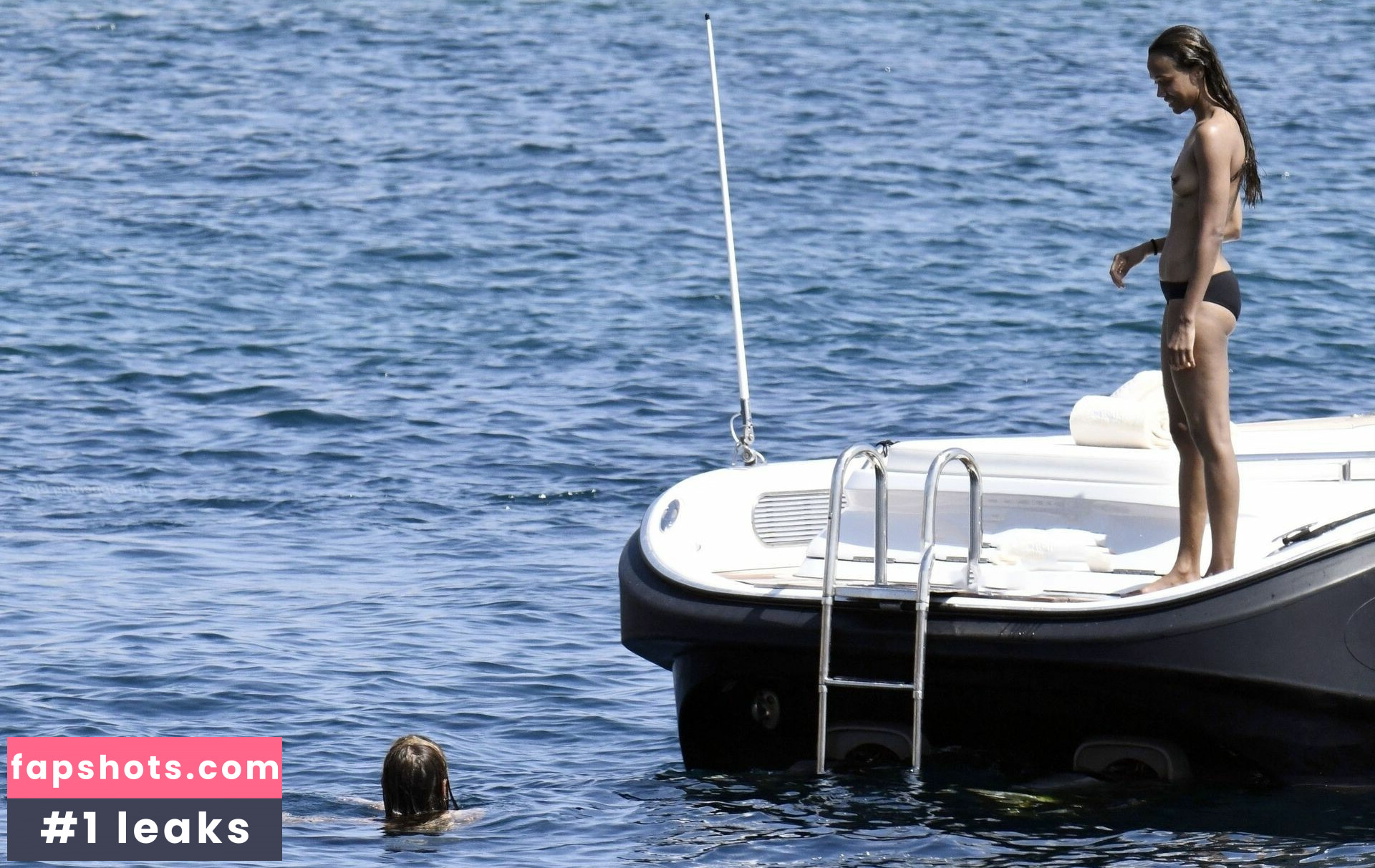 Zoe Saldana gallery photo #152