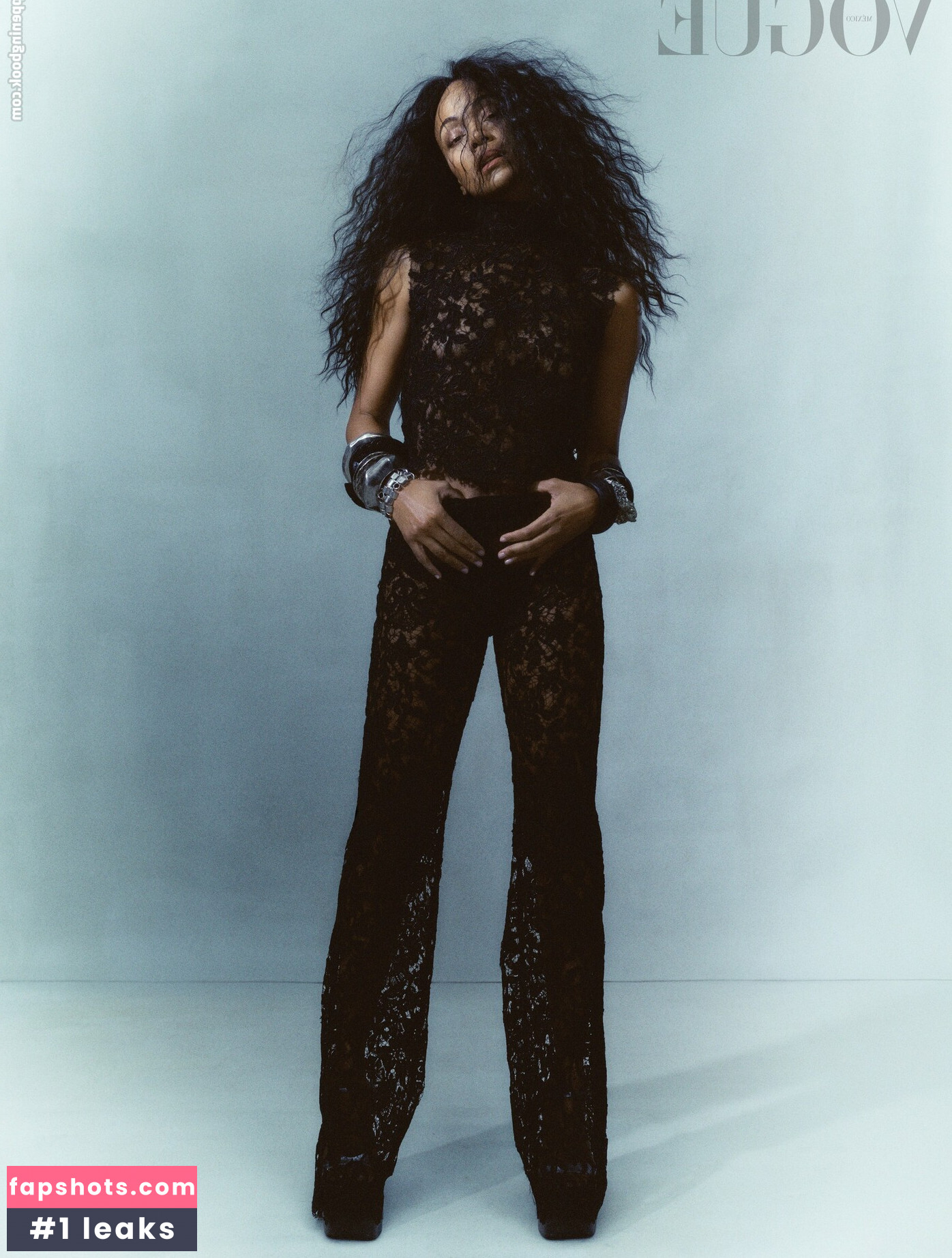 Zoe Saldana gallery photo #187