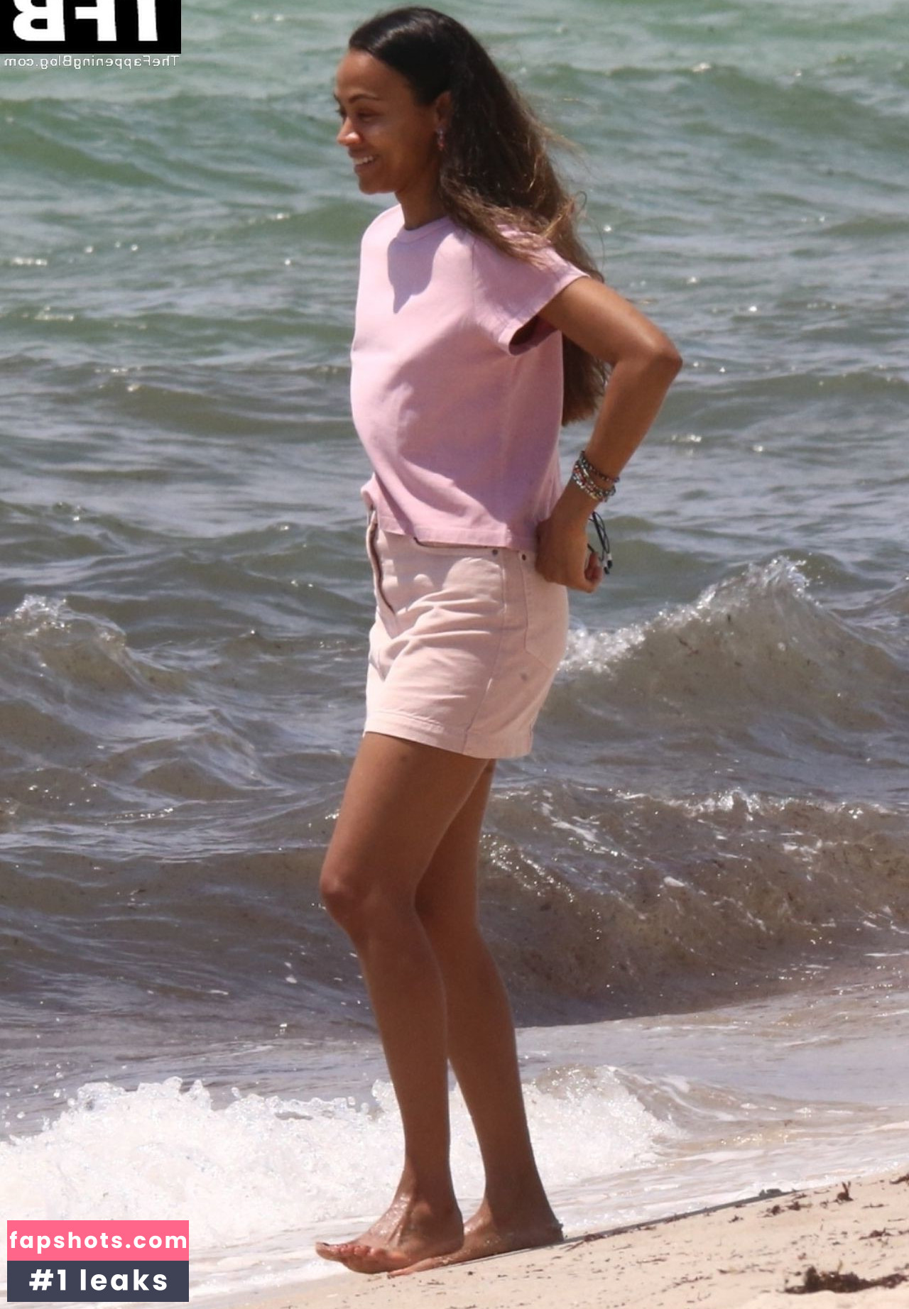 Zoe Saldana gallery photo #199