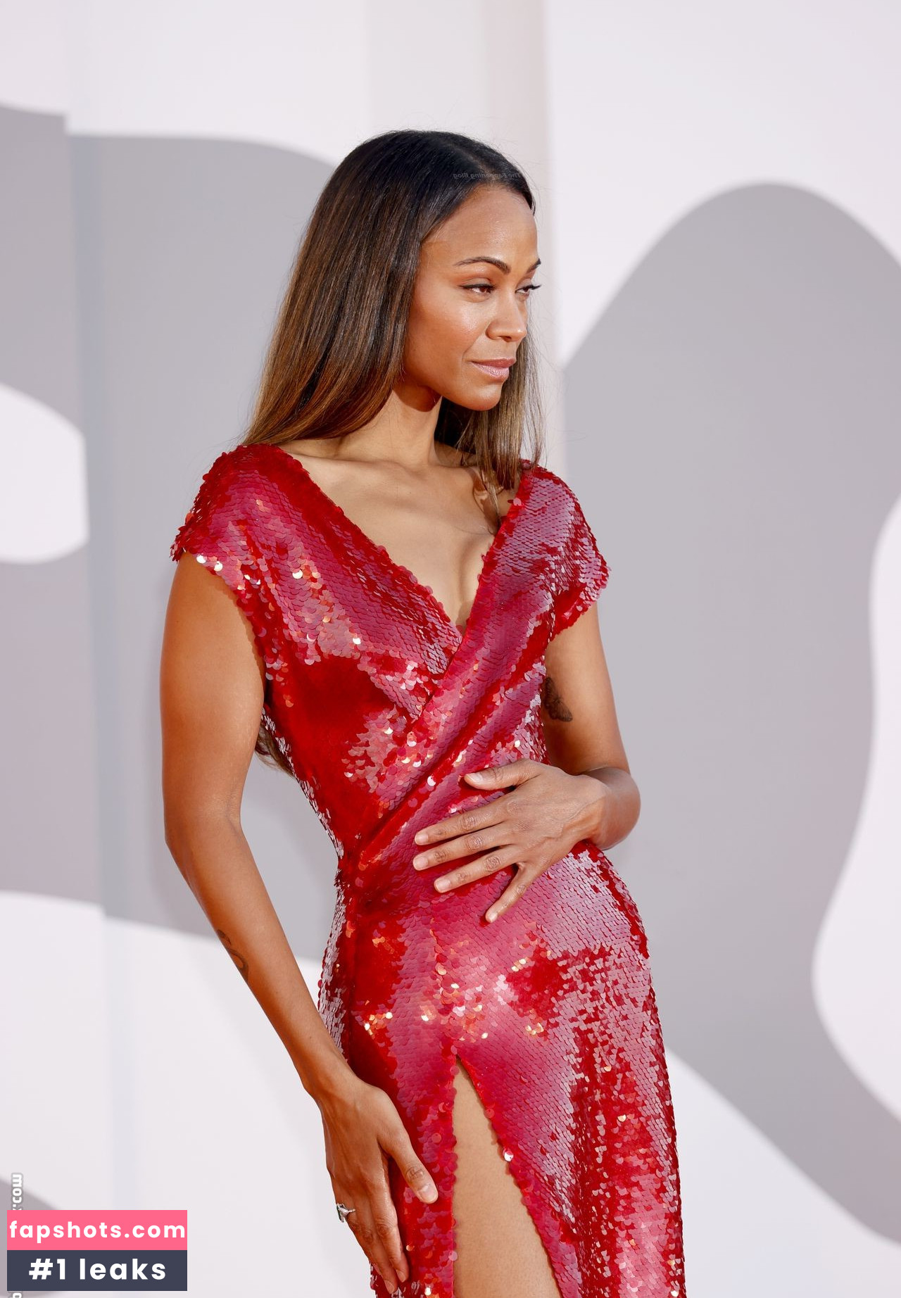 Zoe Saldana gallery photo #212