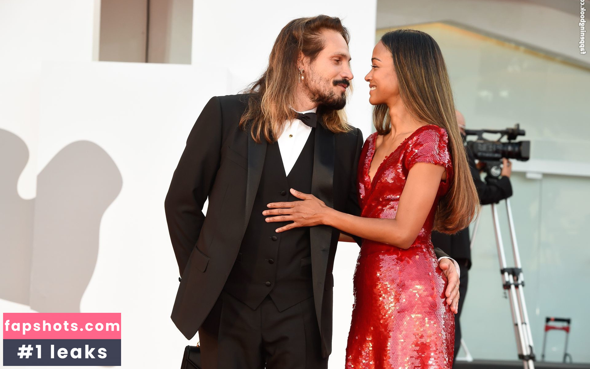 Zoe Saldana gallery photo #227