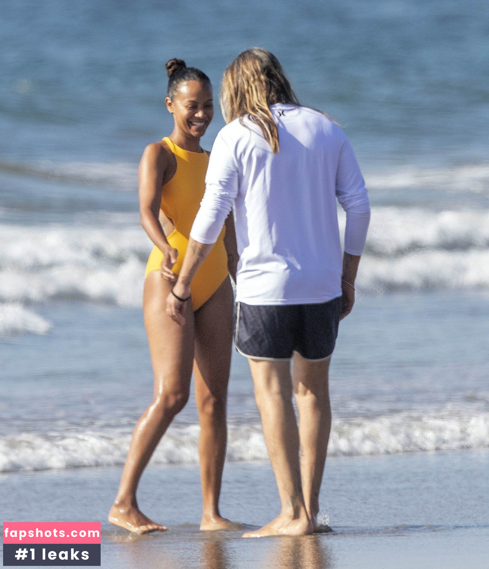 Zoe Saldana gallery photo #285