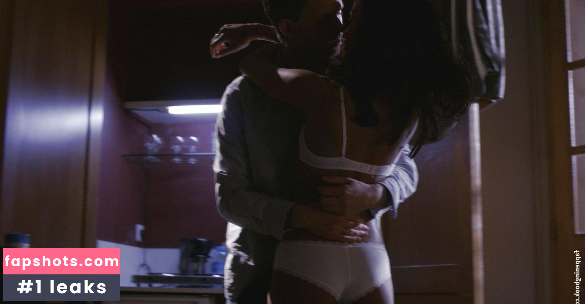 Zoe Saldana gallery photo #323