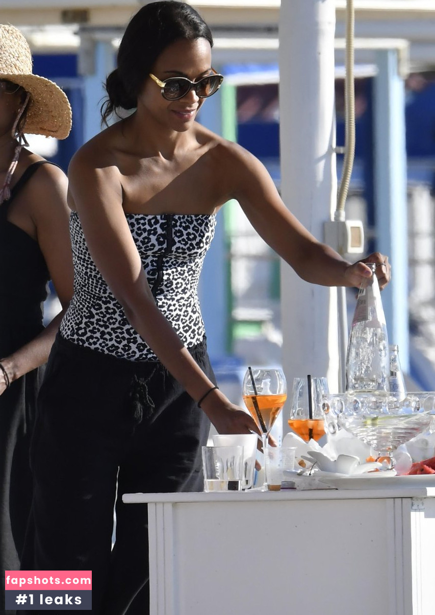 Zoe Saldana gallery photo #349