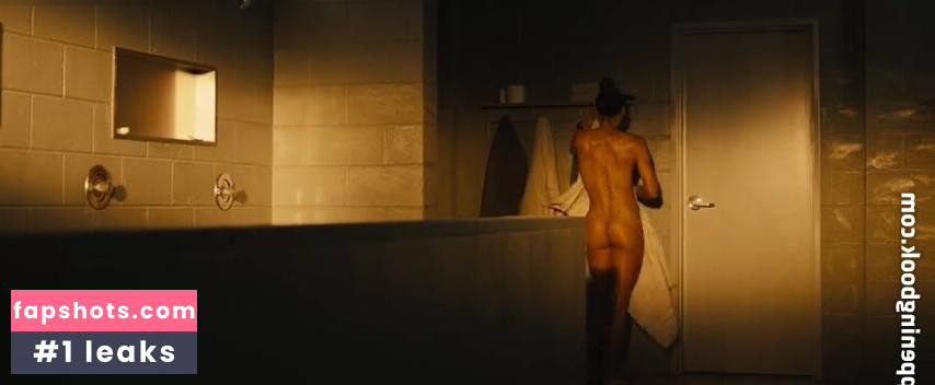 Zoe Saldana gallery photo #6