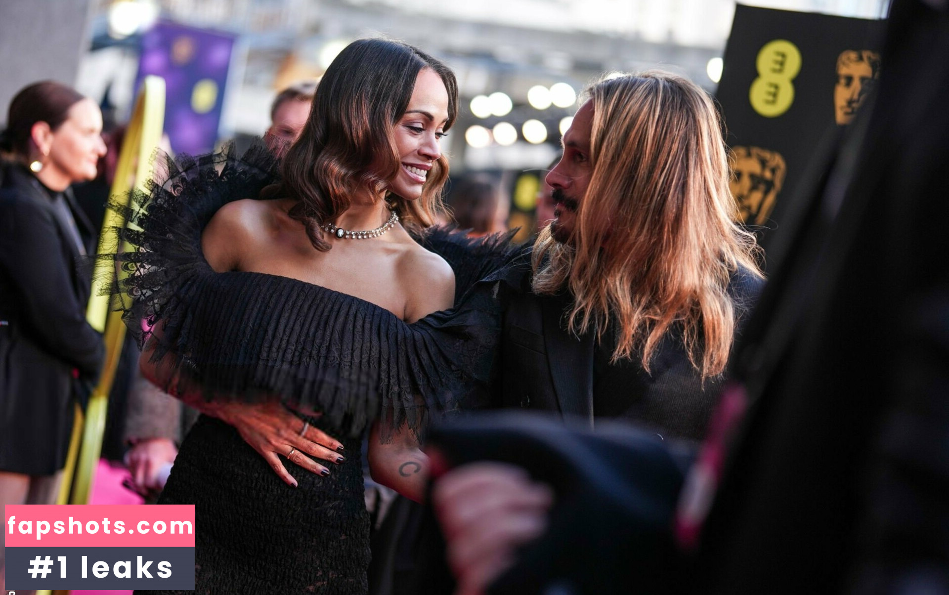 Zoe Saldana gallery photo #8