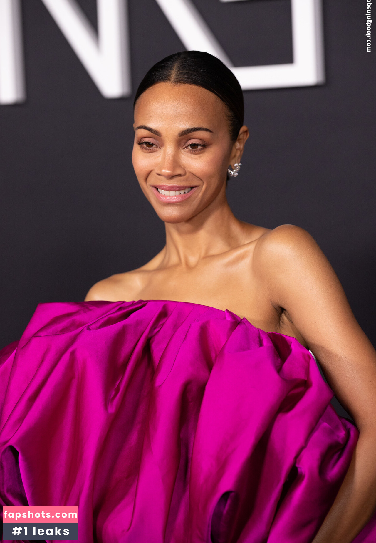 Zoe Saldana gallery photo #77