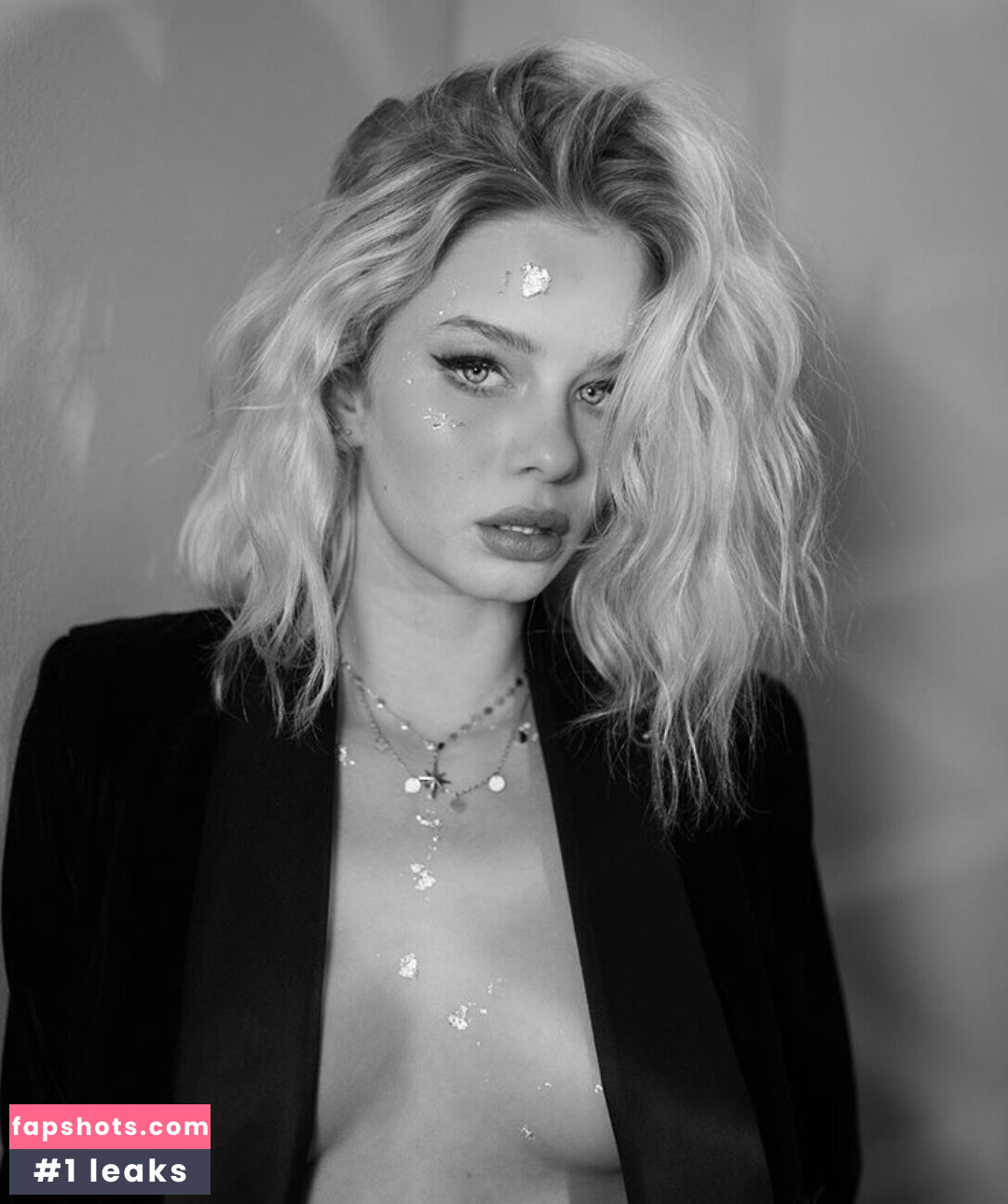 Zoe Salome Saip Nude Leaks OnlyFans Photos #16 - LeakJerk