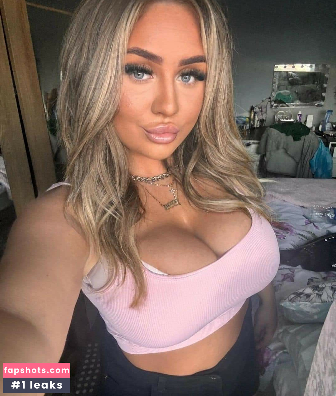 Zoe Sarah gallery photo #13