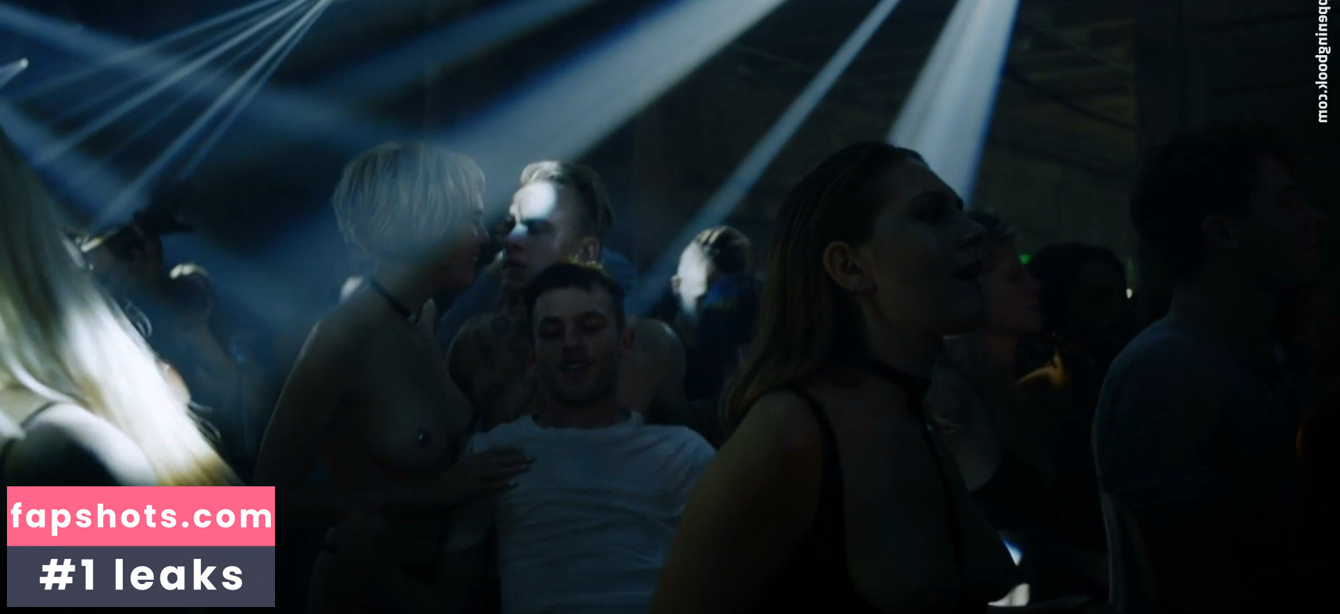 Zoe Steinbrenner gallery photo #2