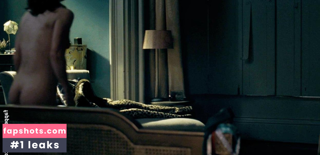 Zoe Tapper gallery photo #15