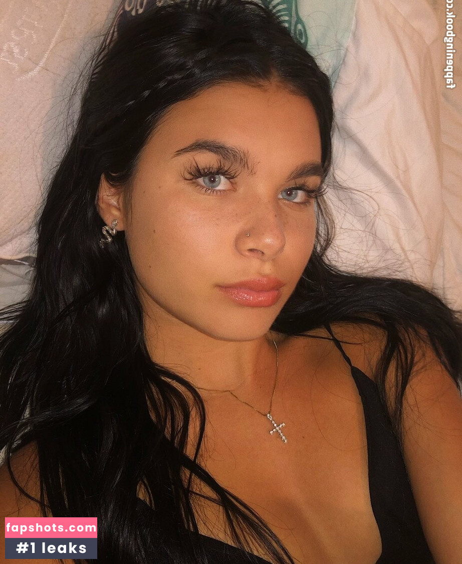 Zoe Taylor gallery photo #11