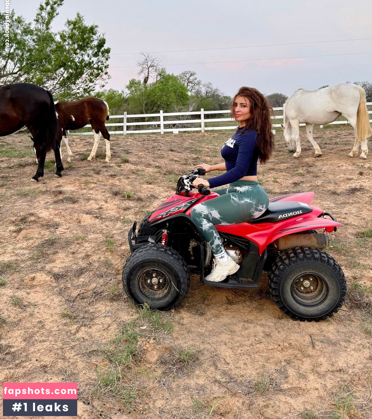 Zoe Victoria Suazo gallery photo #3