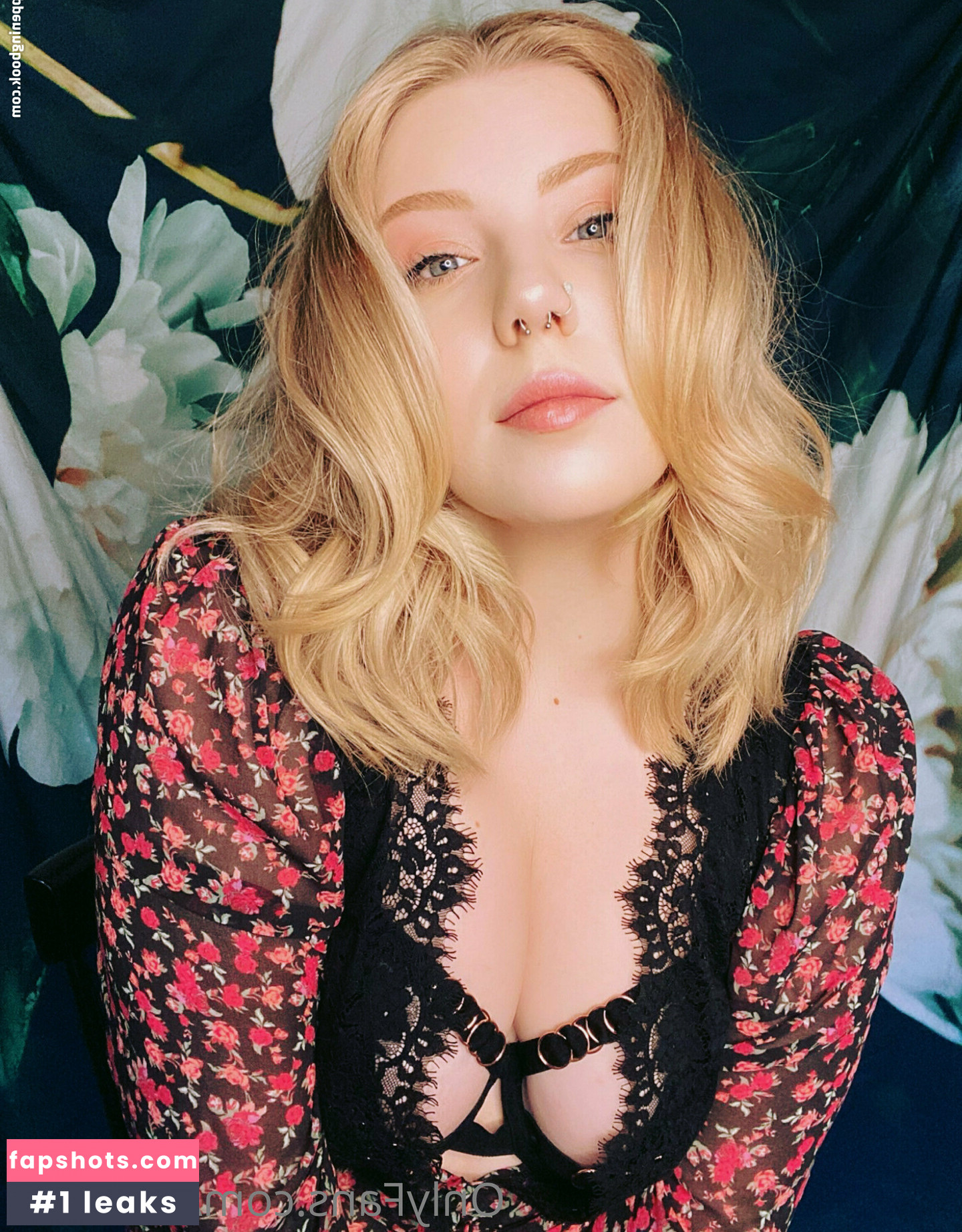 ZoeCatfu gallery photo #22