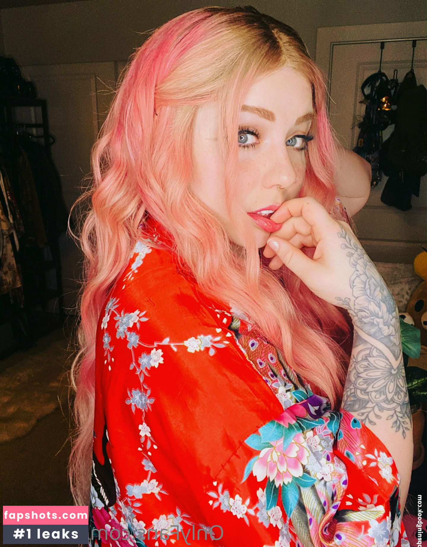 ZoeCatfu gallery photo #27