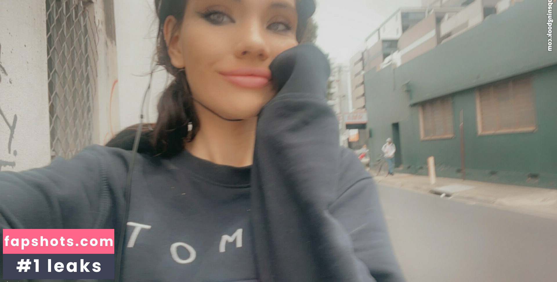 zoee12 gallery photo #6