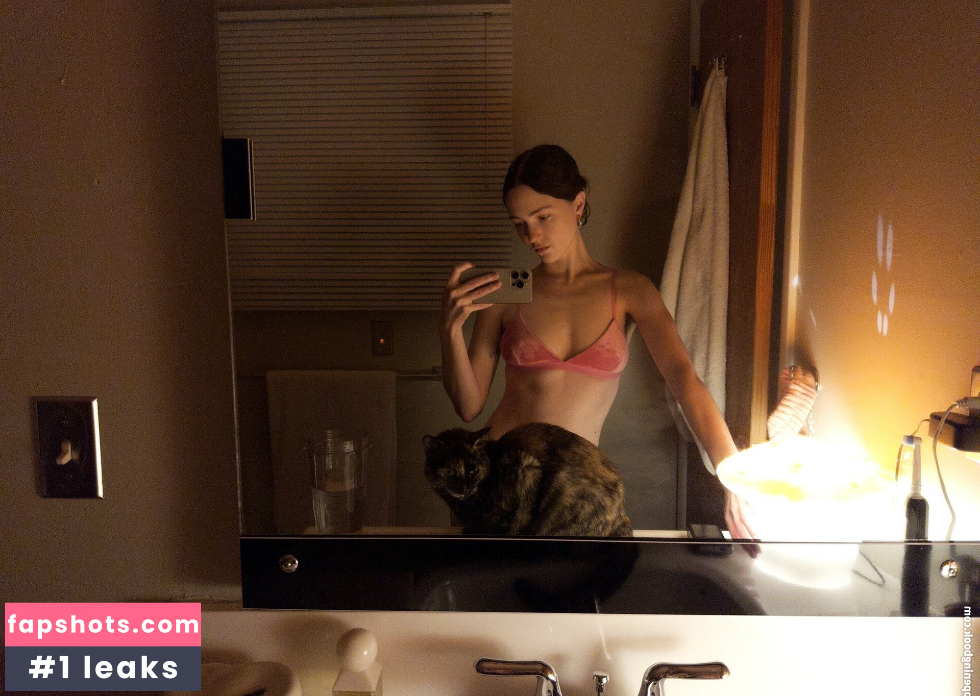 zoeplzshutup gallery photo #5