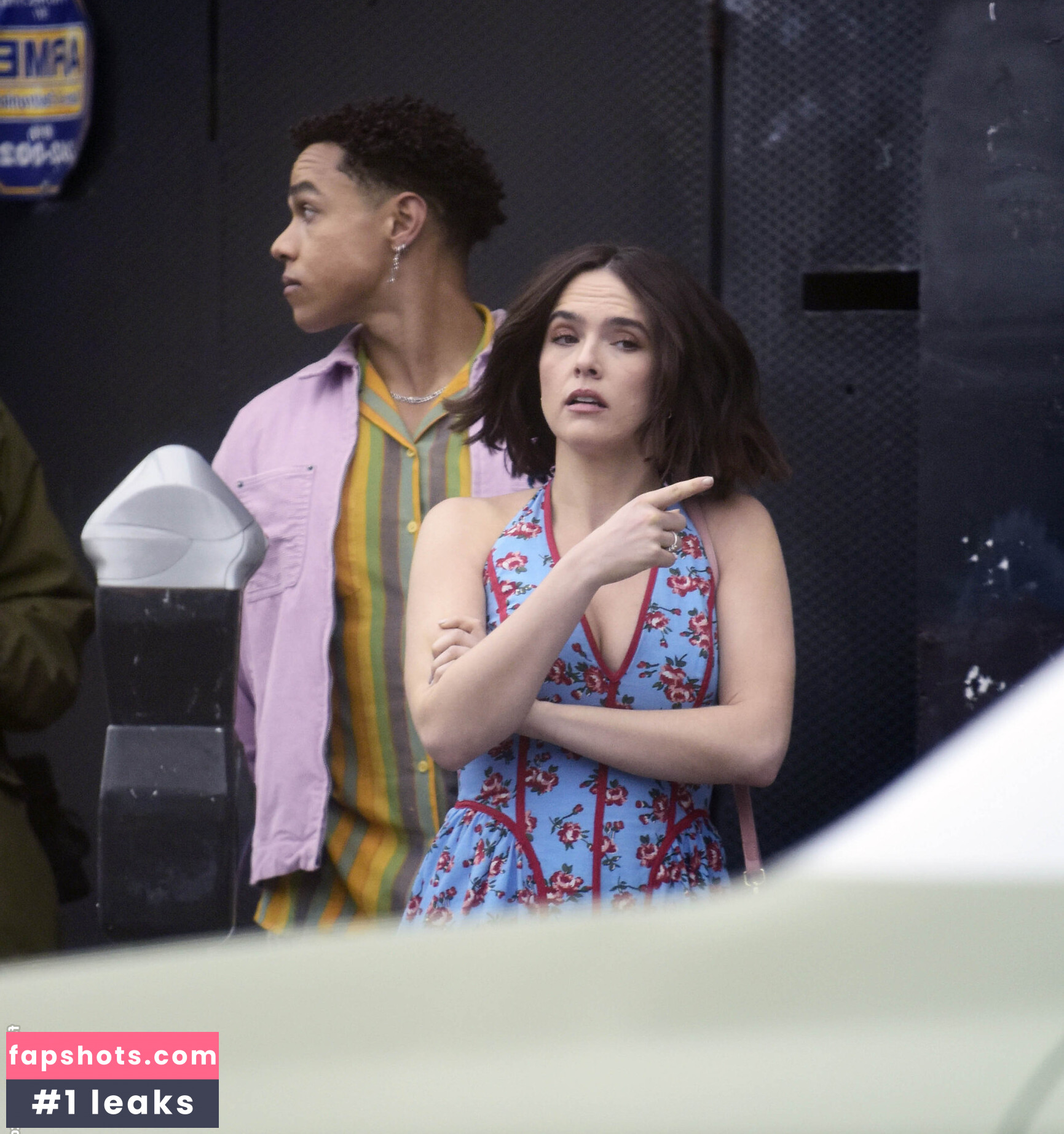 Zoey Deutch gallery photo #124