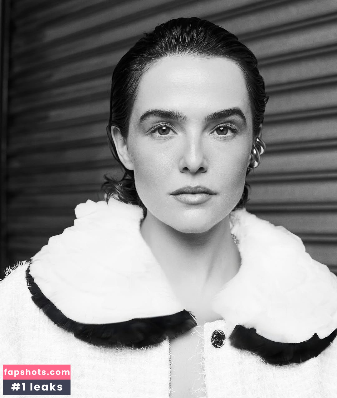 Zoey Deutch gallery photo #136