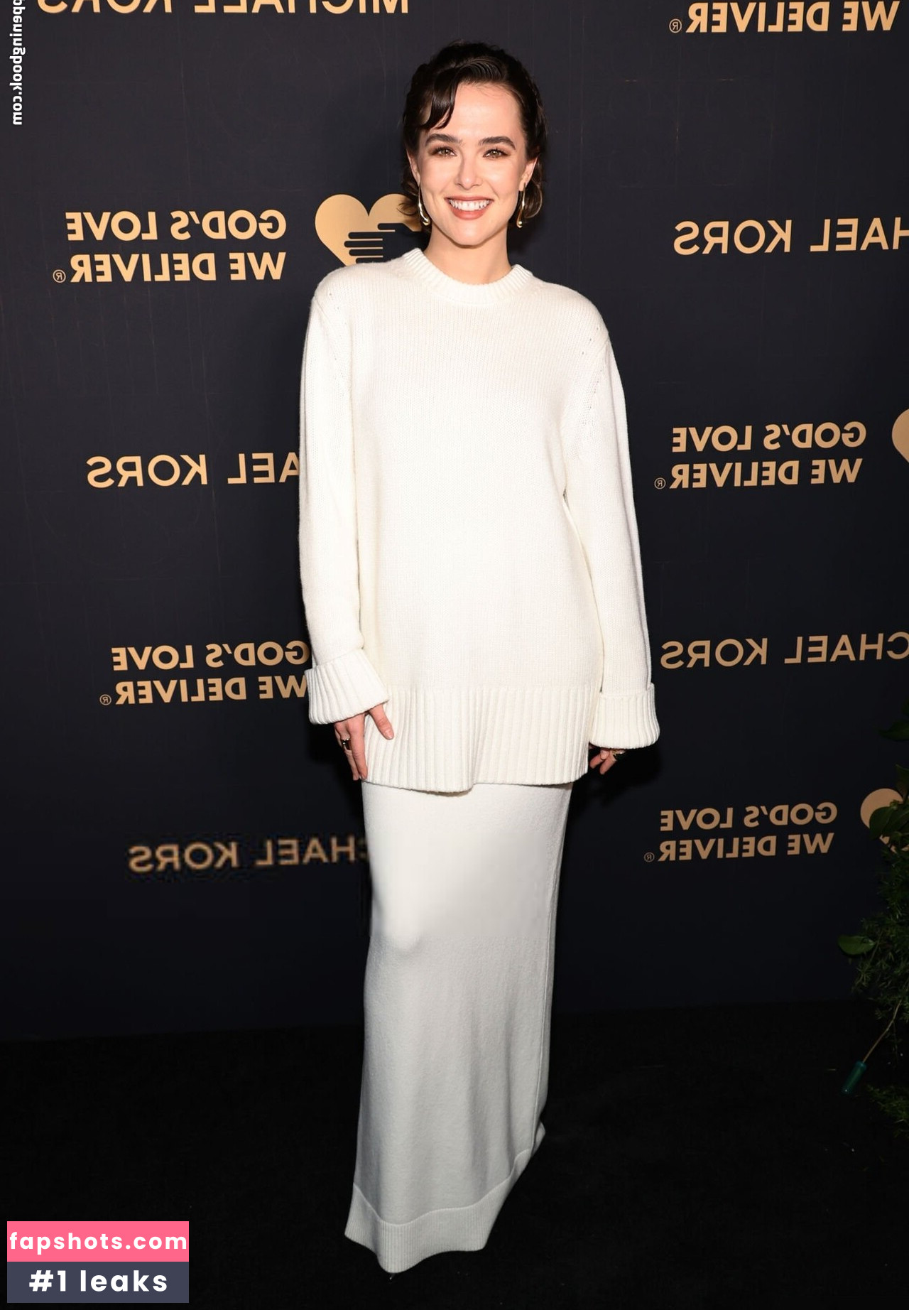 Zoey Deutch gallery photo #160