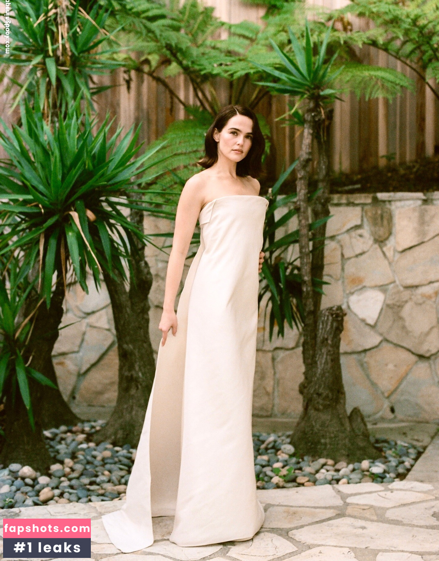 Zoey Deutch Nahé úniky fotek pouze od fanoušků #20 - Fapshots