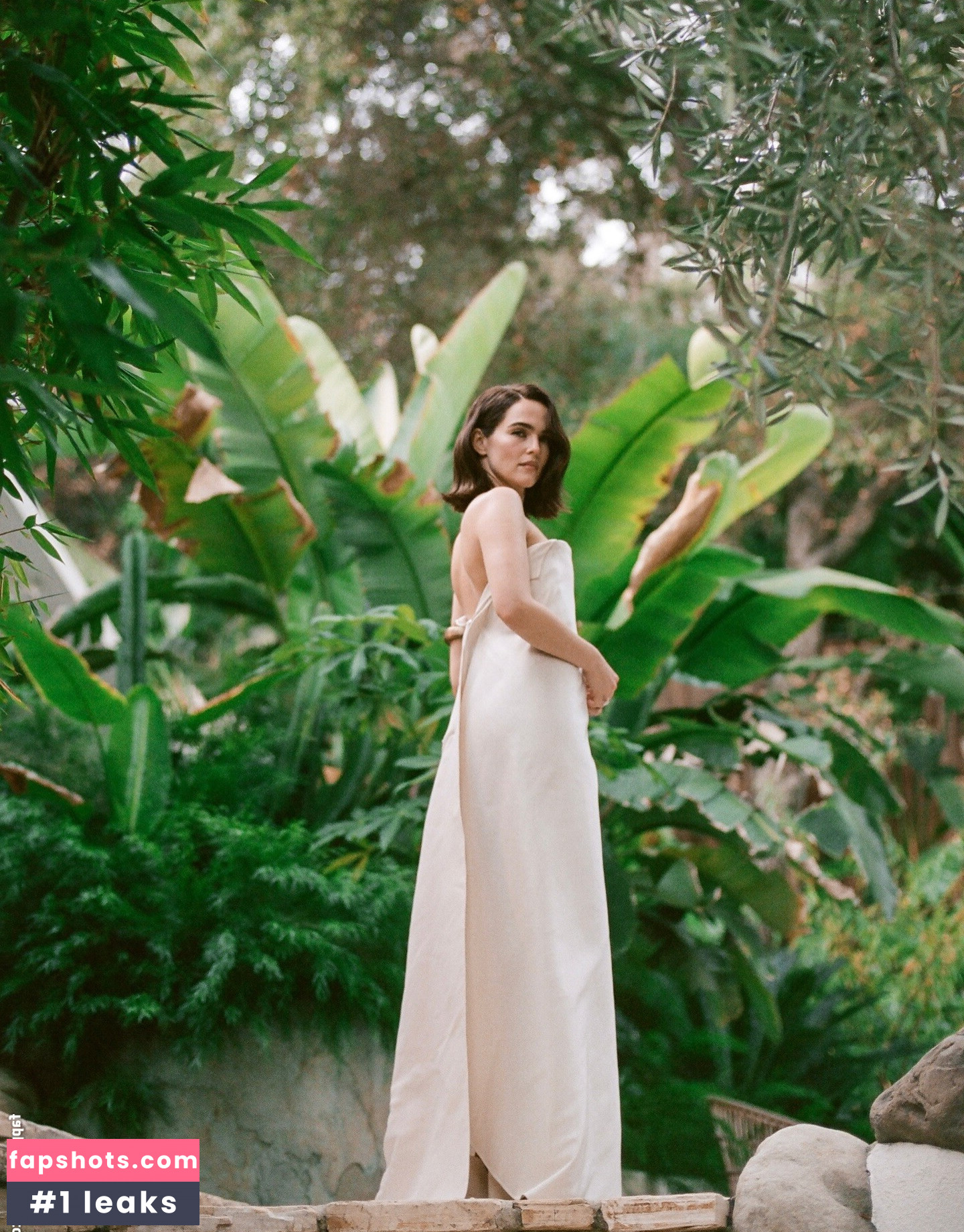 Zoey Deutch Nahé úniky fotek pouze od fanoušků #23 - Fapshots