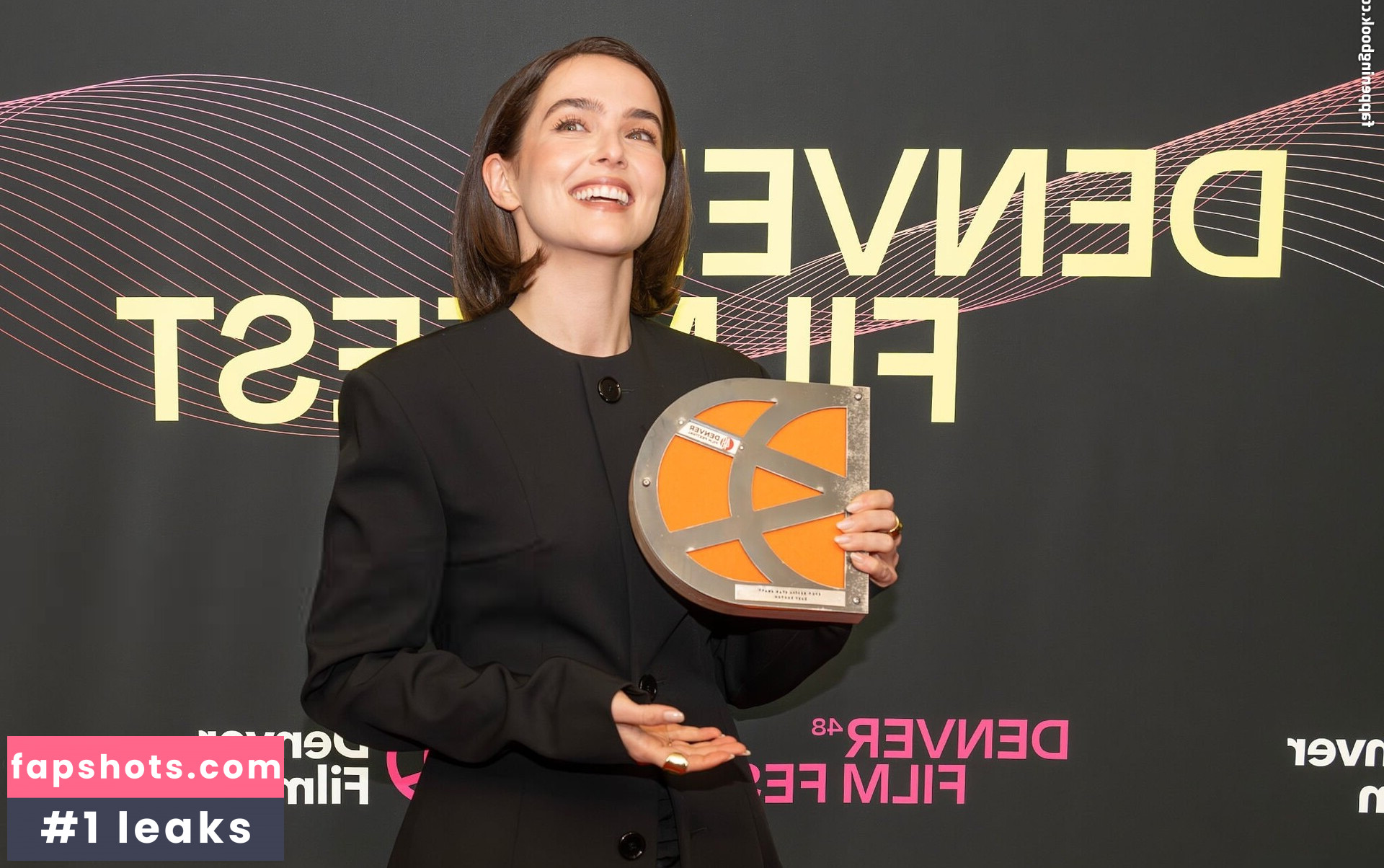 Zoey Deutch Nahé úniky fotek pouze od fanoušků #35 - Fapshots