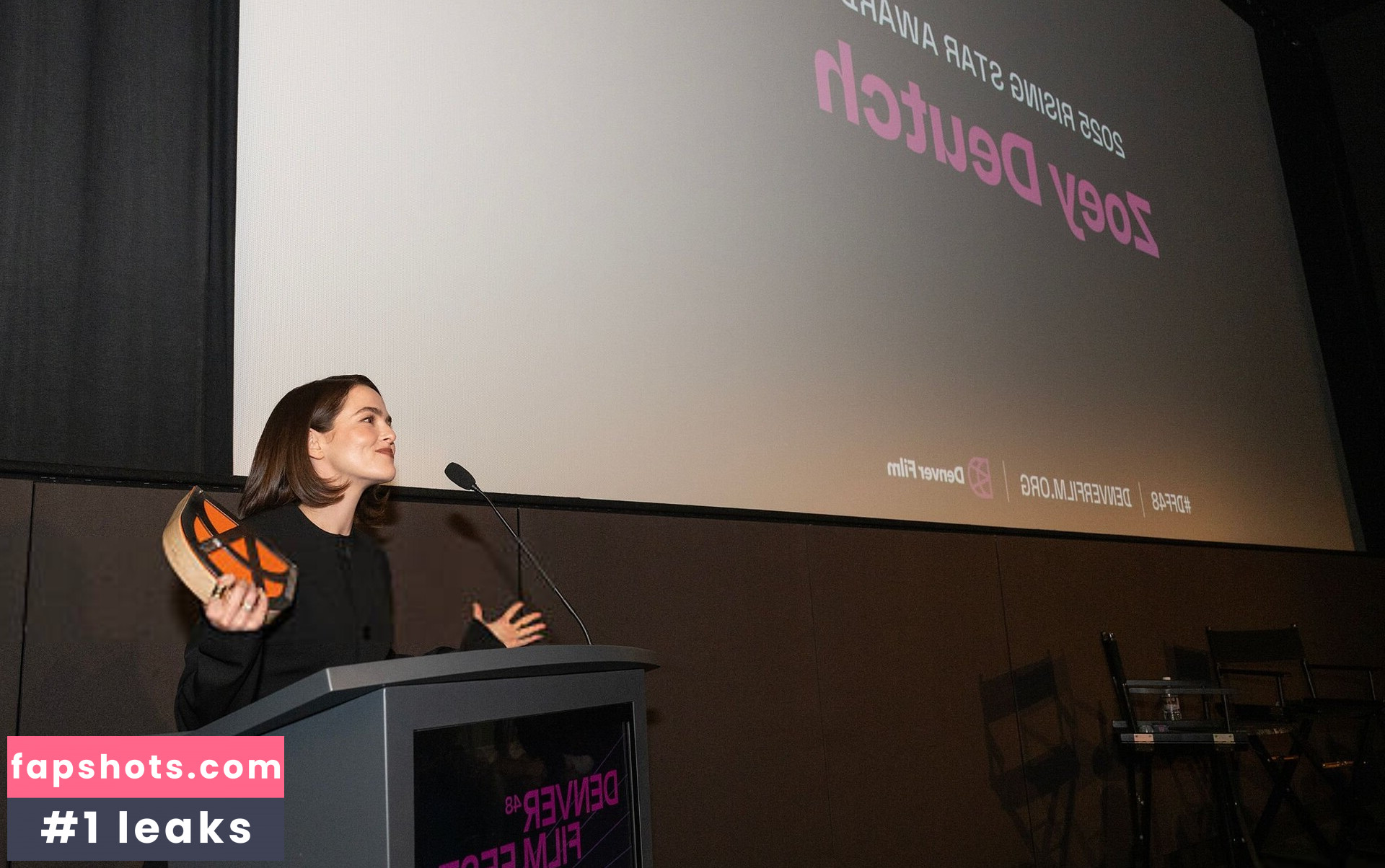 Zoey Deutch Nahé úniky fotek pouze od fanoušků #42 - Fapshots