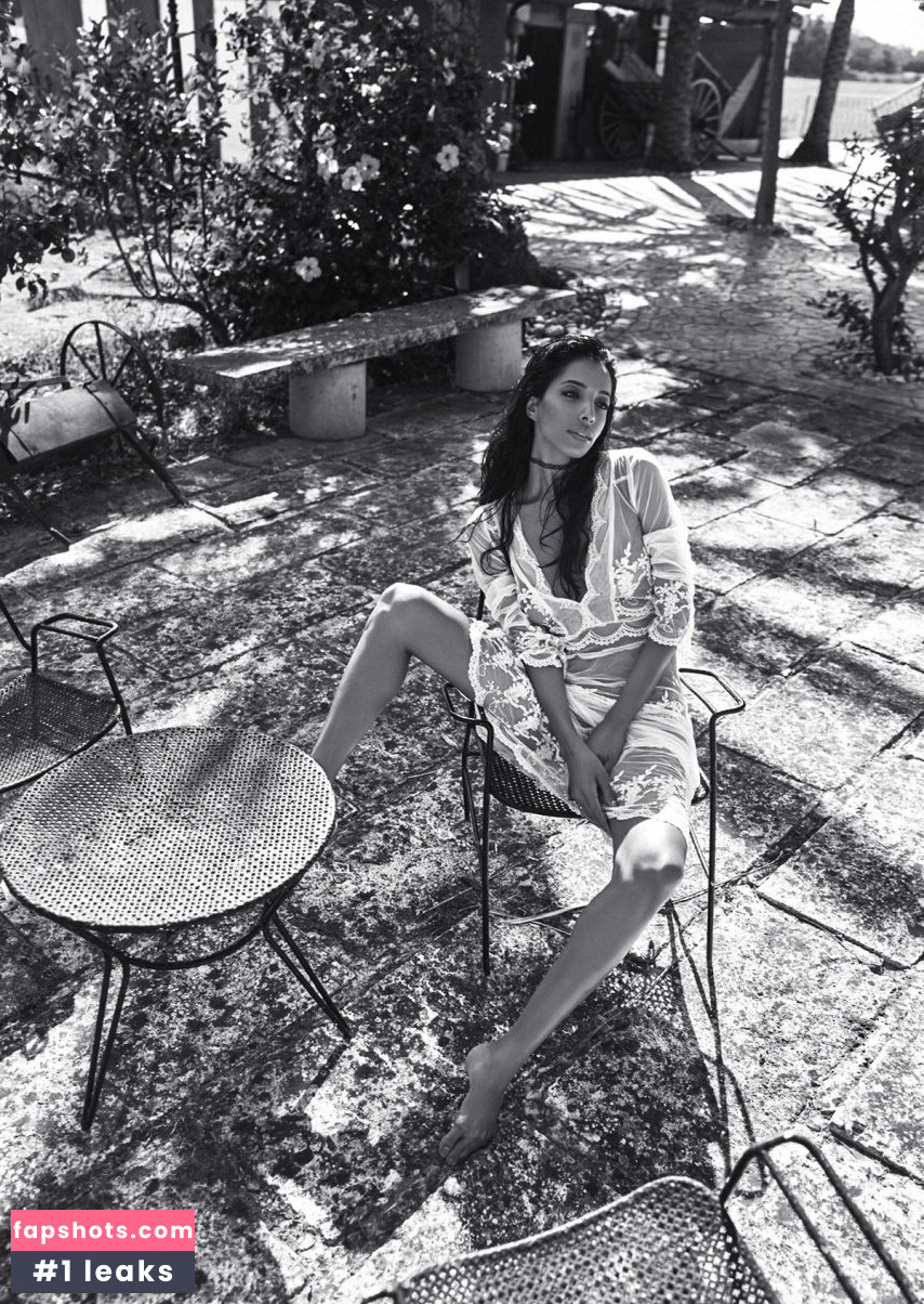 Zohre Esmaeli gallery photo #8