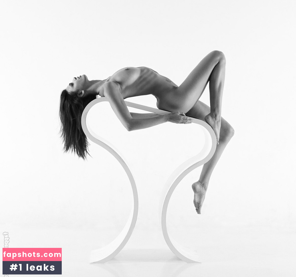 Zoi Gorman gallery photo #29