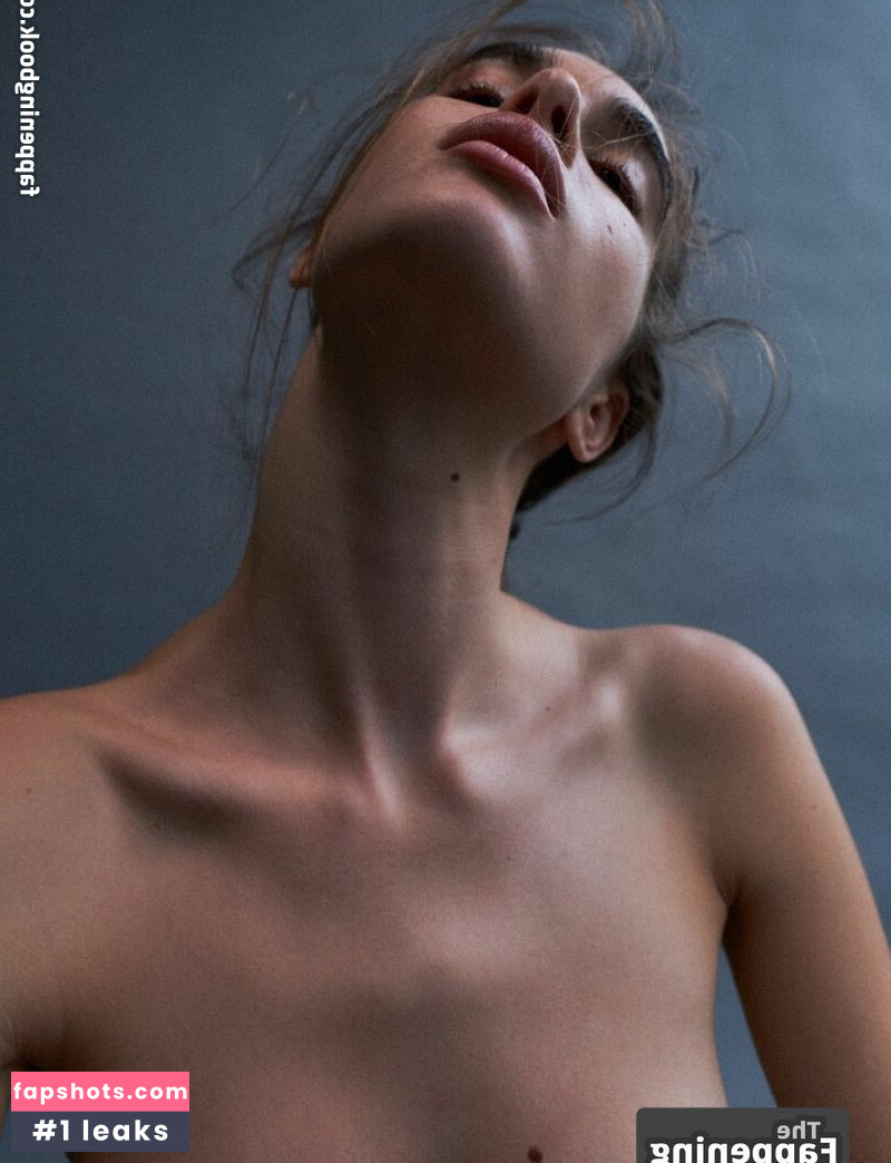 Zoi Mantzakanis gallery photo #6