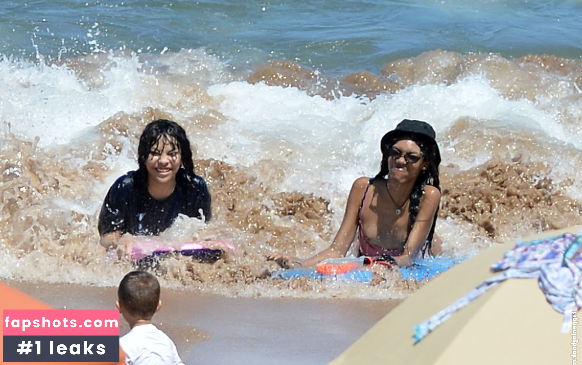 Zola Murphy nude babe gallery