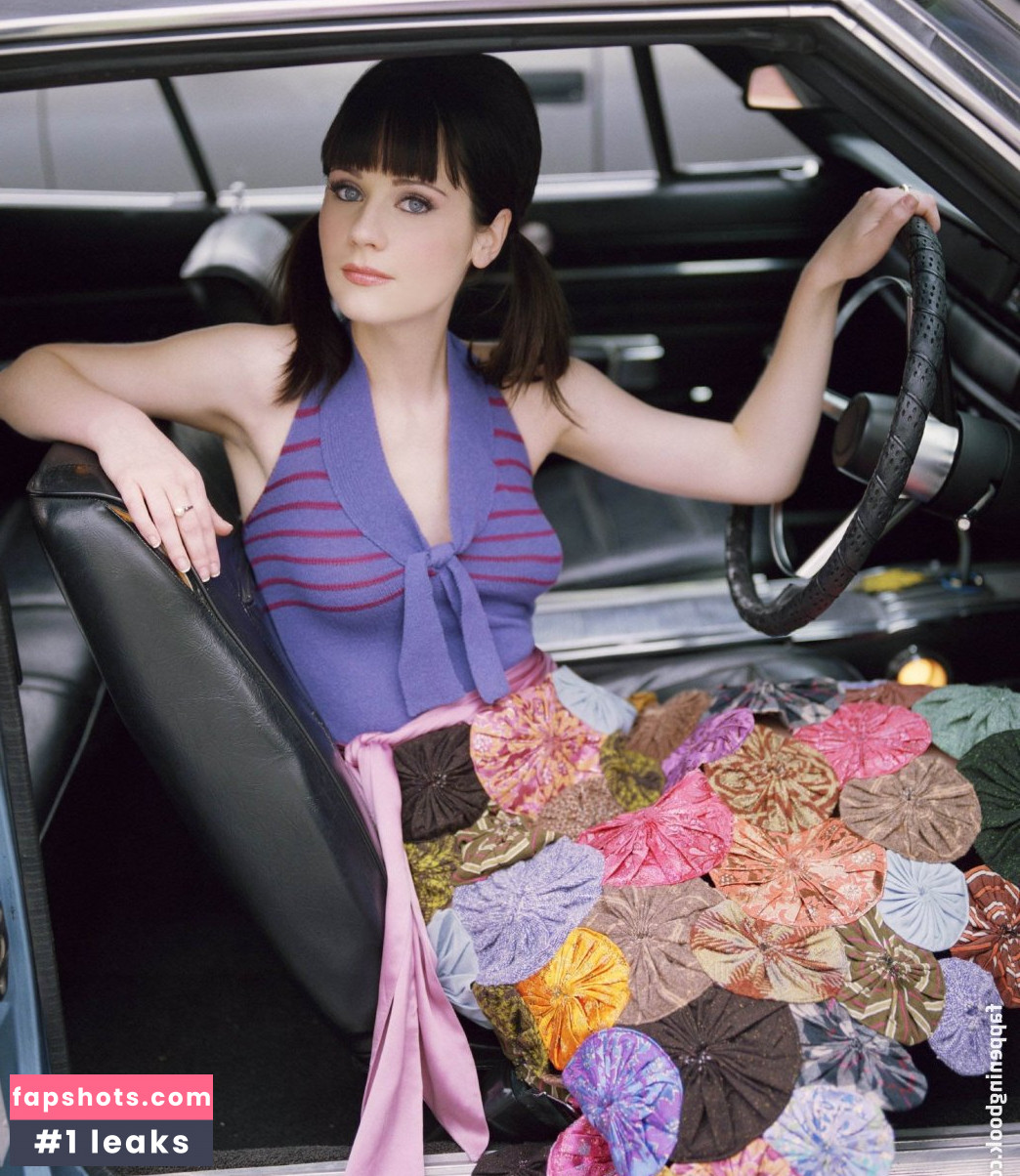 Zooey Deschanel gallery photo #107