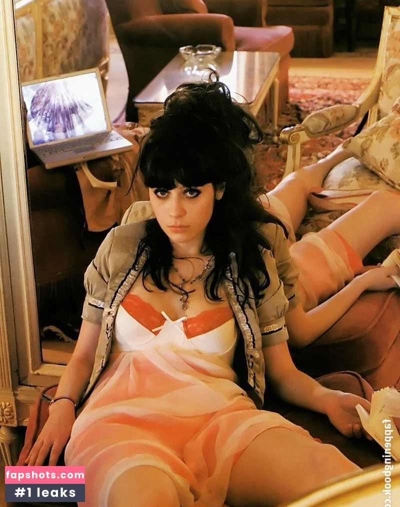 Zooey Deschanel gallery photo #110