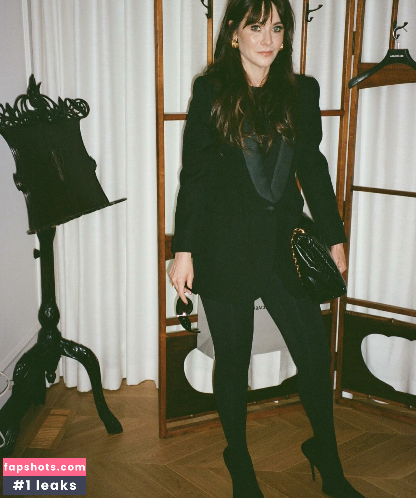 Zooey Deschanel gallery photo #22