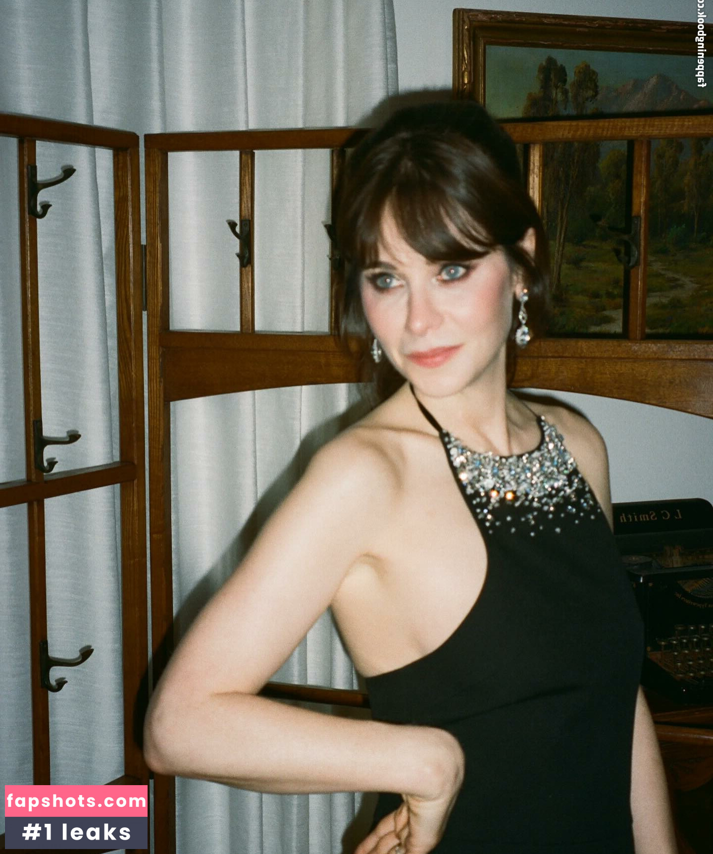 Zooey Deschanel gallery photo #24