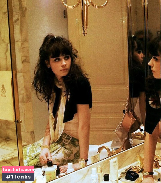 Zooey Deschanel gallery photo #35