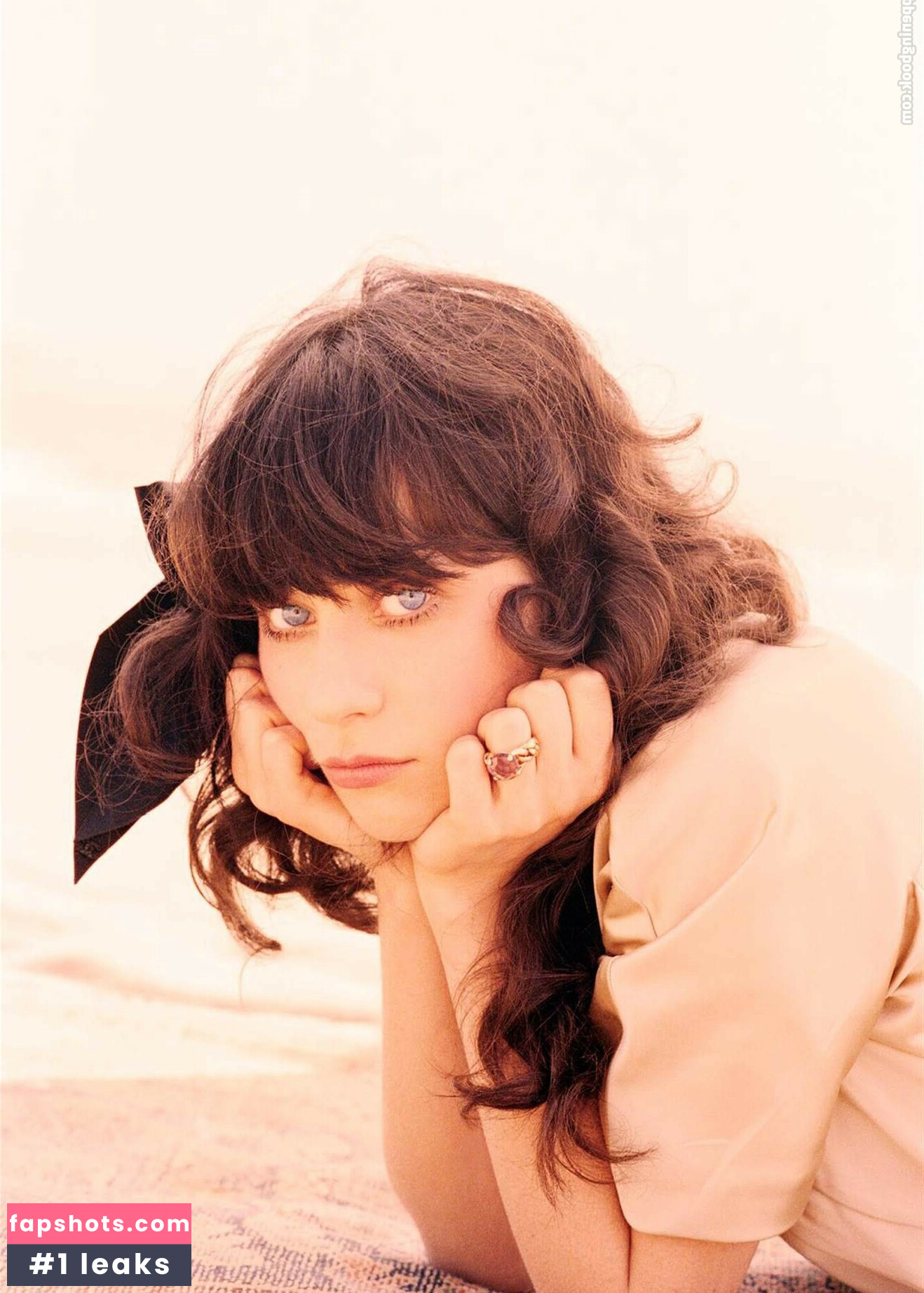 Zooey Deschanel gallery photo #41