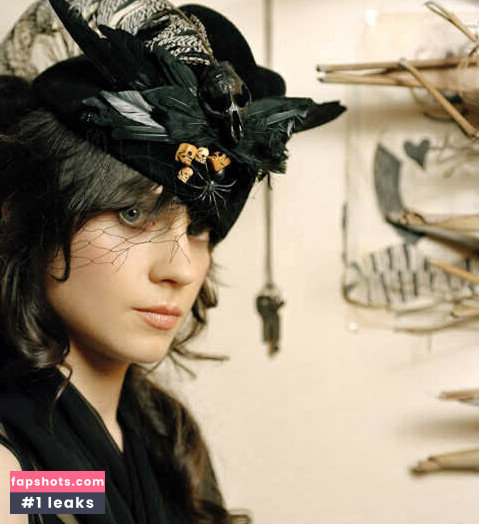 Zooey Deschanel gallery photo #44