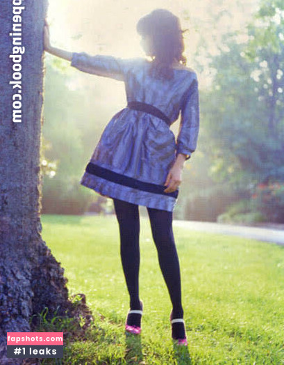 Zooey Deschanel gallery photo #46